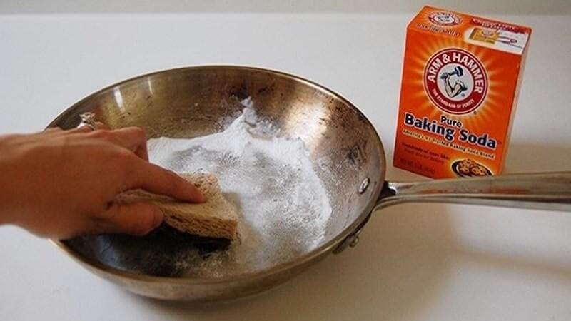 Clean the pot with baking soda
