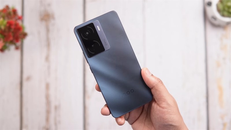 iQOO Z7 và Z7x ra mắt: Cấu hình ấn tượng, thời lượng pin lớn, giá bán 'sinh viên'!