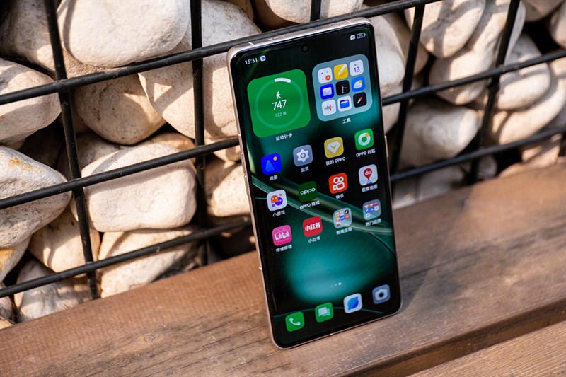 Thiết bị còn được trang bị dung lượng RAM lớn lên đến 16 GB