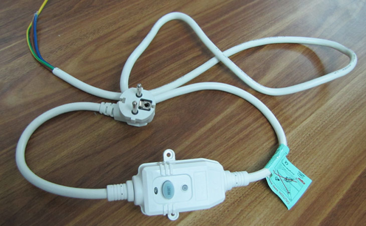 Thiết bị chống rò điện bình nóng lạnh có tính năng tự động ngắt khi mà bị chập điện và giúp phát hiện các vấn đề rò rỉ điện, được gọi là ELCB