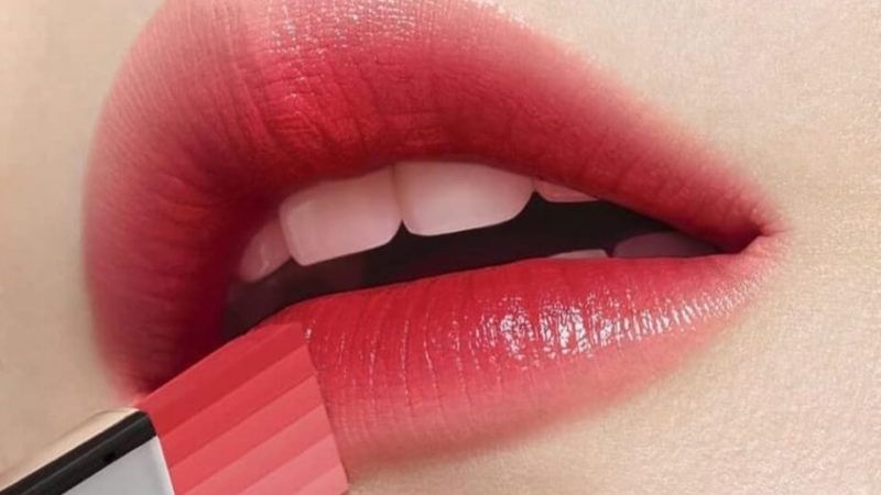 Rosy lips will make you more confident in communication