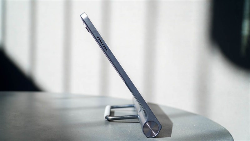 Lenovo Yoga Tab 11 có thân máy nhôm chắc chắn