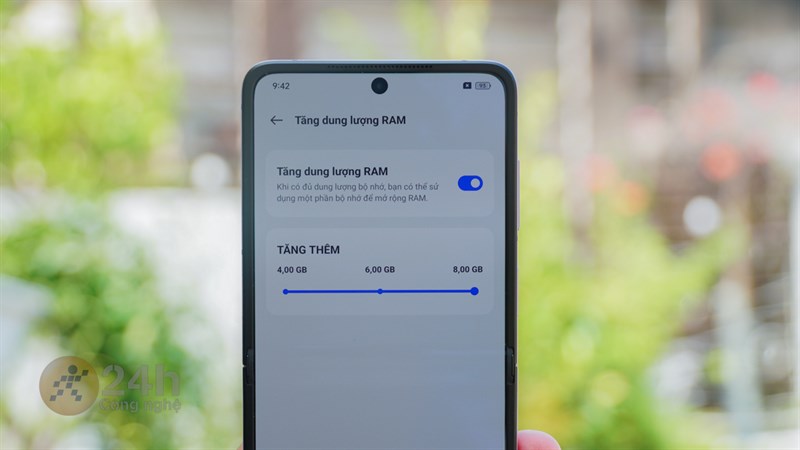 OPPO Find N2 Flip còn có dung lượng RAM lên đến 16 GB (8 GB RAM chính + 8 GB RAM ảo) từ đấy thiết bị có khả năng đa nhiệm mượt mà OPPO Find N2 Flip còn có dung lượng RAM lên đến 16 GB (8 GB RAM chính + 8 GB RAM ảo) từ đấy thiết bị có khả năng đa nhiệm mượt mà