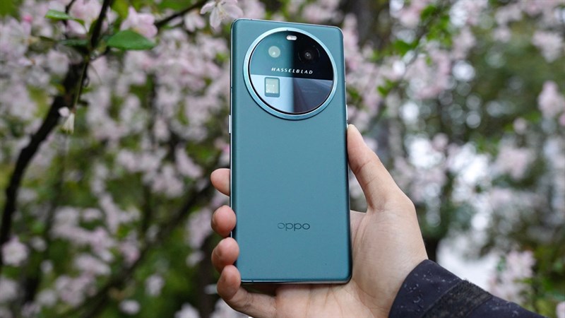 Ảnh thực tế OPPO Find X6 Pro: Thiết kế mới với mặt lưng da, camera