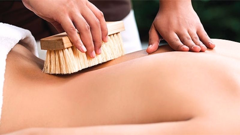 Dry brushing is an anti-inflammatory skin treatment that removes dead skin cells and enhances blood circulation