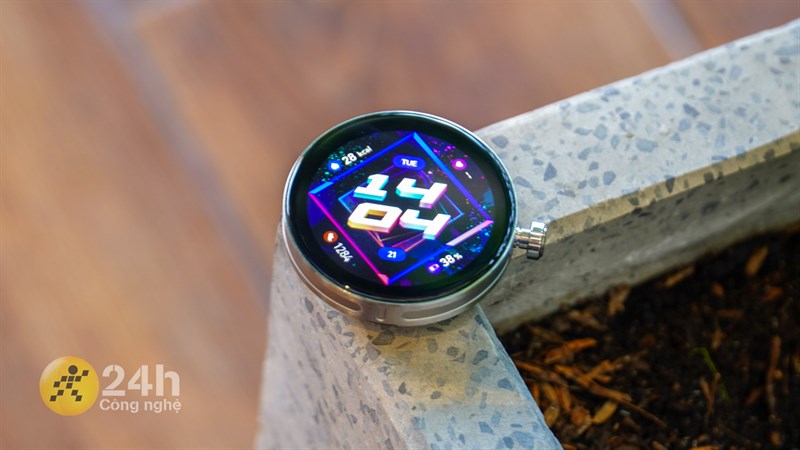 HUAWEI WATCH GT Cyber có mặt hình tròn, sử dụng tấm nền AMOLED kích thước 1.32 inch. HUAWEI WATCH GT Cyber có mặt hình tròn, sử dụng tấm nền AMOLED kích thước 1.32 inch.