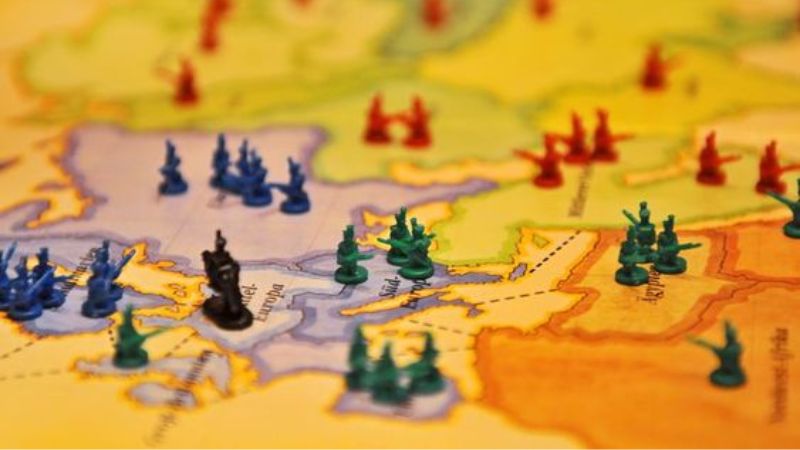Introduction to the Risk board game