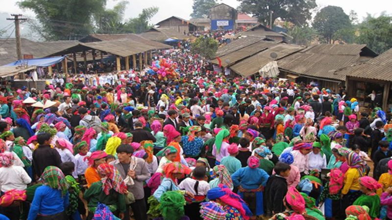 Chợ phiên Cao Sơn
