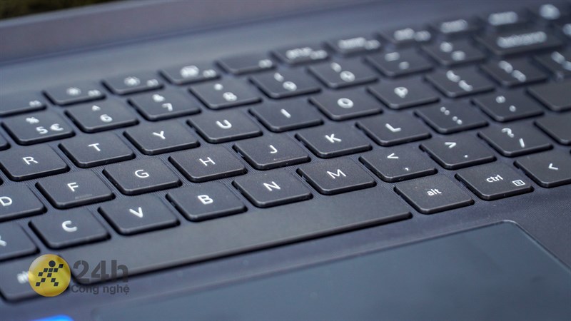 Chỉ hơi tiếc khi bàn phím của Dell Vostro 3520 không được trang bị đèn nền Chỉ hơi tiếc khi bàn phím của Dell Vostro 3520 không được trang bị đèn nền