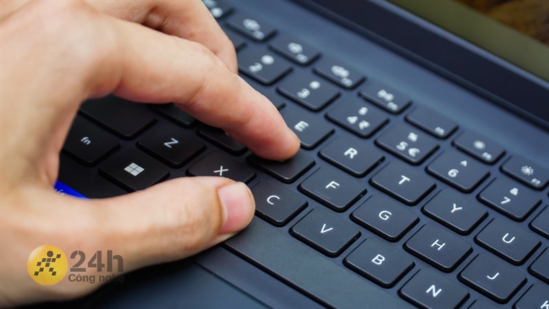 Khoảng cách và kích thước giữa các phím hợp lý nên trải nghiệm gõ của mình rất tốt Khoảng cách và kích thước giữa các phím hợp lý nên trải nghiệm gõ của mình rất tốt