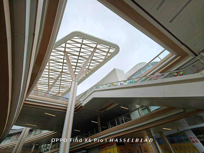 Ảnh chụp từ camera siêu rộng của OPPO Find X6 Pro trong điều kiện ngoài trời Ảnh chụp từ camera siêu rộng của OPPO Find X6 Pro trong điều kiện ngoài trời
