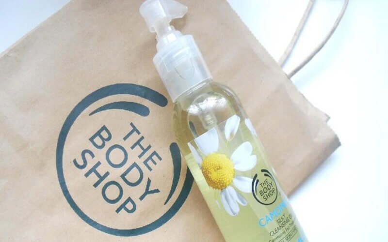Review dầu tẩy trang The Body Shop hoa cúc làm sạch dầu hiệu quả