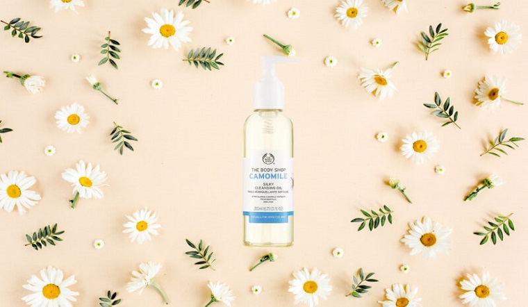 Review dầu tẩy trang The Body Shop hoa cúc làm sạch dầu hiệu quả