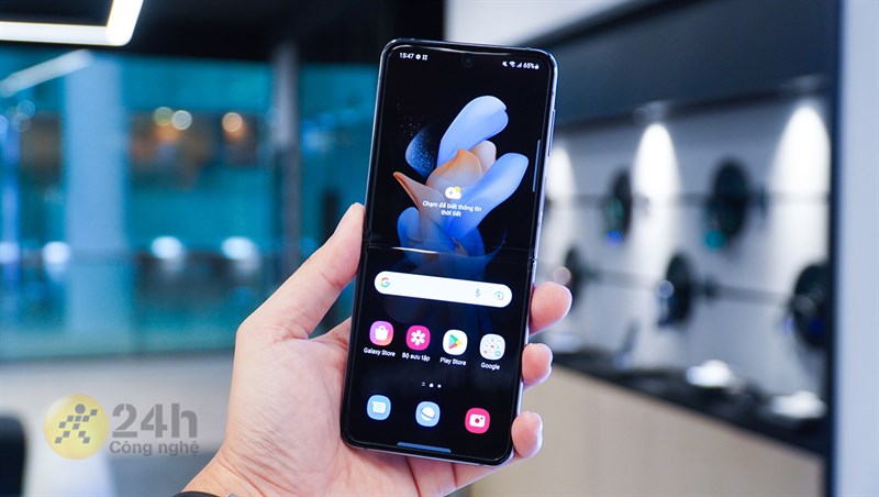 Chú ý: Smartphone màn hình to sale lại càng to quá đã luôn bà con Chú ý: Smartphone màn hình to sale lại càng to quá đã luôn bà con