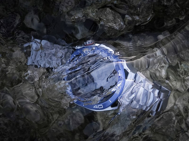 Huawei Watch Ultimate còn đạt tiêu chuẩn kháng nước ISO 22810