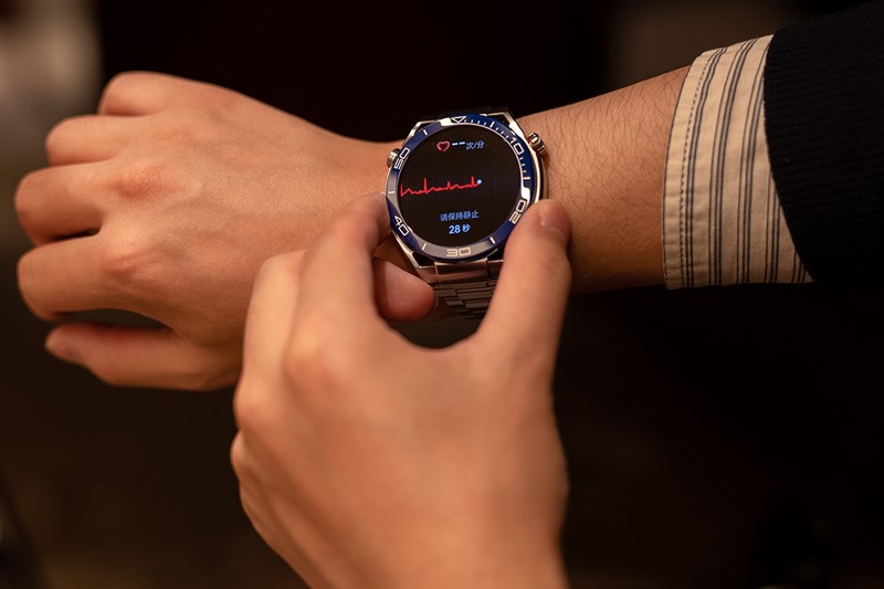 Huawei Watch Ultimate còn có thể theo dõi tình trạng sức khỏe của bạn ở mức độ tốt trở lên