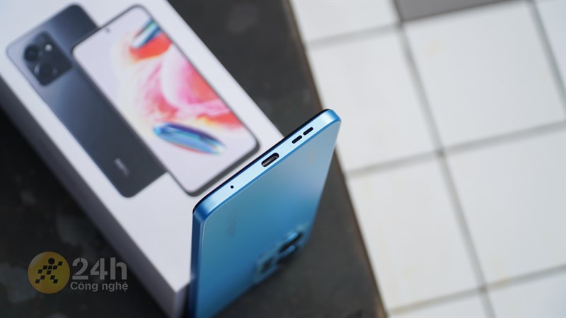 Cạnh dưới của Redmi Note 12.