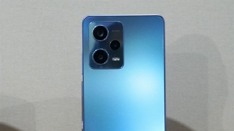 Cụm camera làm nên điểm nhấn cho Redmi Note 12 Pro 5G Cụm camera làm nên điểm nhấn cho Redmi Note 12 Pro 5G