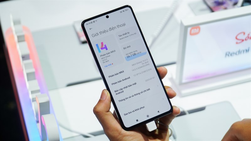 Redmi Note 12 Pro 5G sở hữu vi xử lý Dimensity 1080 mạnh mẽ.