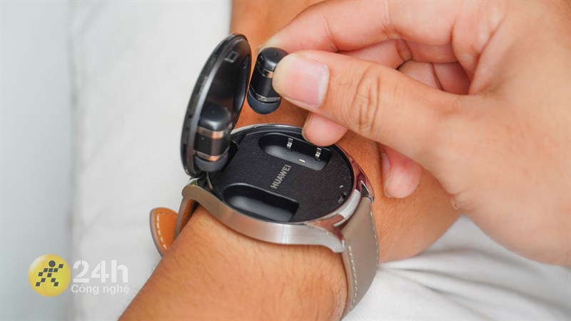 Tính năng khử tiếng ồn chủ động (ANC) cũng được tích hợp trên bo mạch.