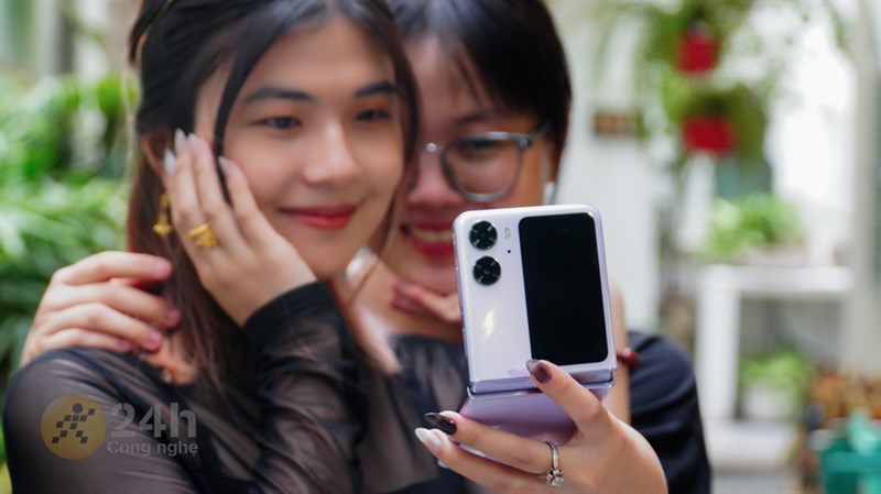 OPPO Find N2 Flip OPPO Find N2 Flip