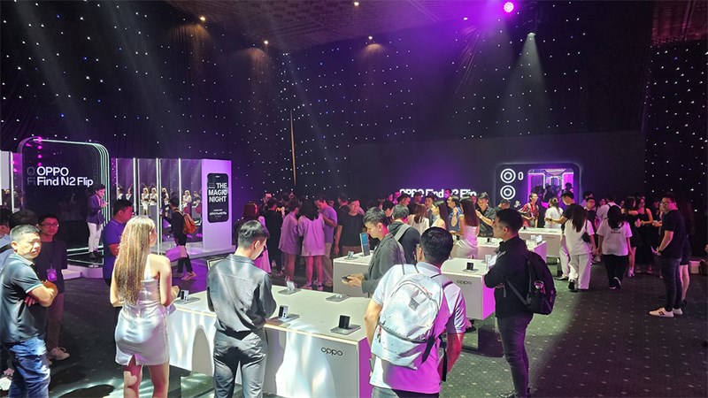 OPPO Find N2 Flip OPPO Find N2 Flip