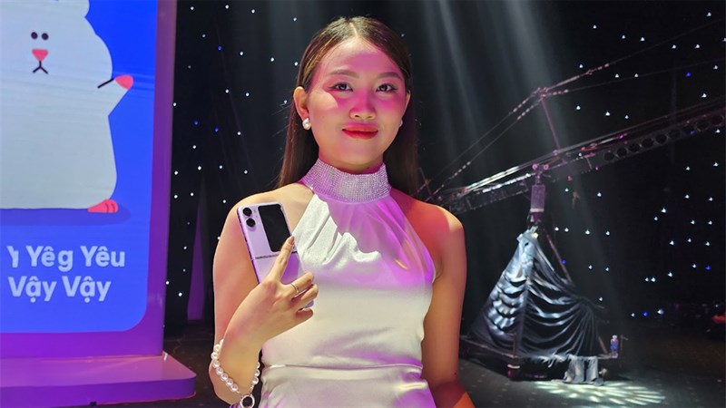 OPPO Find N2 Flip OPPO Find N2 Flip