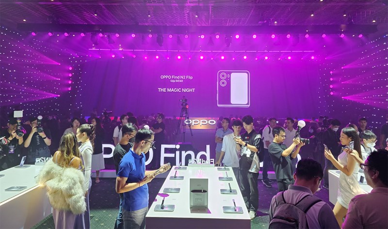 OPPO Find N2 Flip OPPO Find N2 Flip