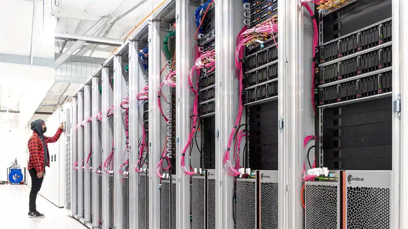 Elon Musk cùng nhiều nhà nghiên cứu kêu gọi dừng phát triển AI