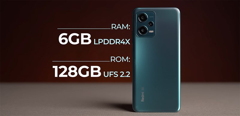 Thiết bị còn được trang bị dung lượng RAM lên đến 4 GB