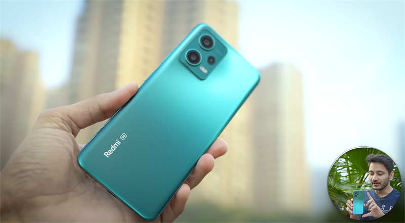 Nhờ thế mà Redmi Note 12 5G mang đến trải nghiệm cầm nắm tốt