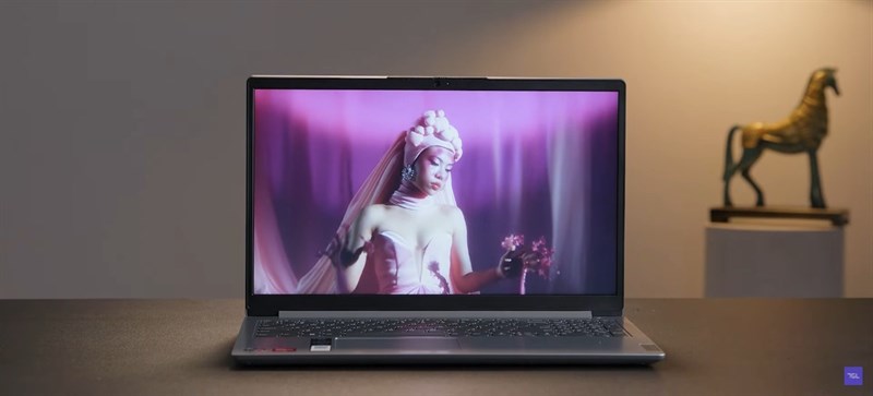 CPU AMD 7000 series được xây dựng trên kiến trúc AMD RDNA 3, mang đến loạt cải tiến ấn tượng