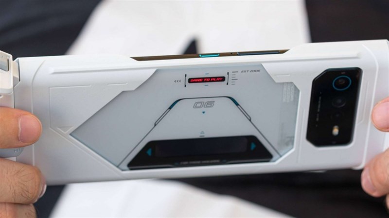 ASUS ROG Phone 7 lộ điểm Antutu, vị vua mới trong làng gamingphone? ASUS ROG Phone 7 lộ điểm Antutu, vị vua mới trong làng gamingphone?