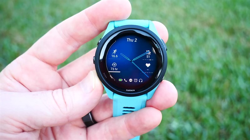 Garmin Forerunner 265 được trang bị màn hình AMOLED sáng đẹp. Garmin Forerunner 265 được trang bị màn hình AMOLED sáng đẹp.