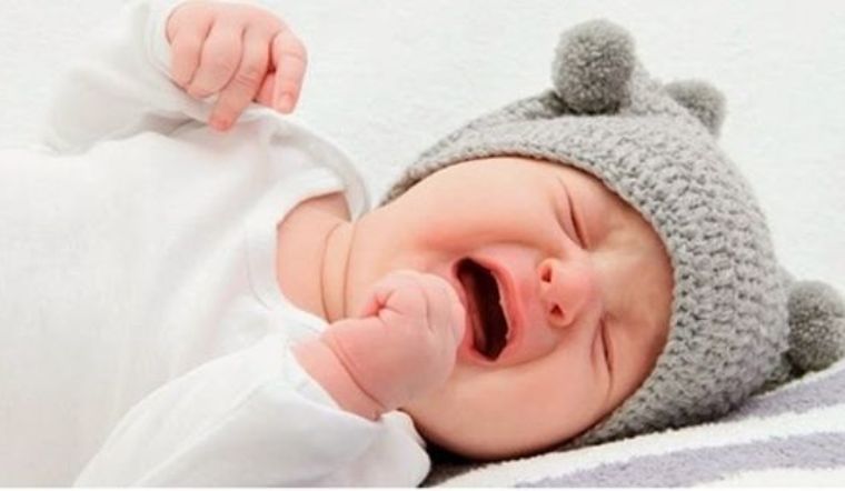 Hội chứng quấy khóc ở trẻ sơ sinh - Colic là gì? Có nguy hiểm không?