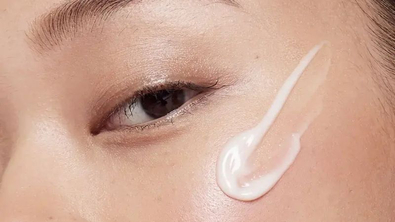 Bạn không nên dùng benzoyl peroxide với retinol và tretinoin