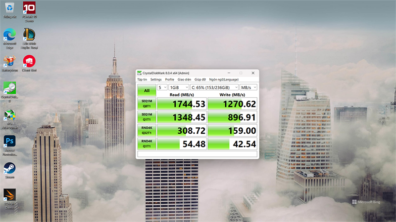 Sử dụng phần mềm Crystal Diskmark để đo tốc độ đọc/ghi của ổ cứng SSD bên trong Lenovo IdeaPad 1 15AMN7.