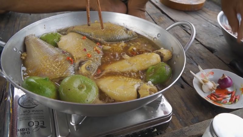 How to make fish braised with sweet cork fruit, conquering the whole family