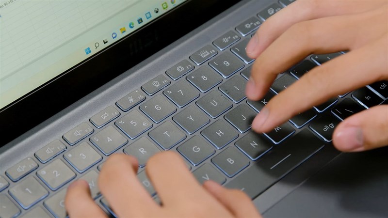 MSI Modern 14 B11MOU i3 (1027VN): Laptop văn phòng mỏng nhẹ giá rẻ