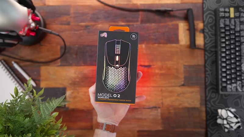 Hộp đựng của Glorious Model O 2 có tổng thể nhỏ gọn và cách hoàn thiện rất đẹp mắt.