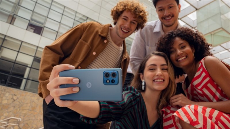 Motorola Edge 40 Pro ra mắt toàn cầu, đủ sức đấu với Samsung ở phân khúc cao cấp