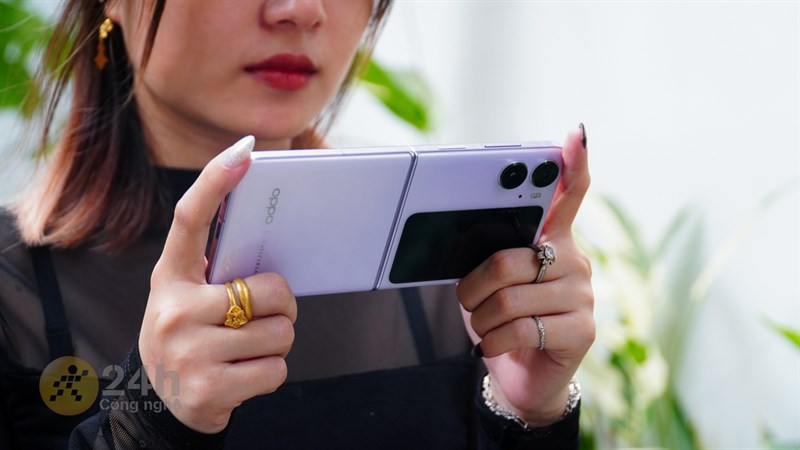 OPPO Find N2 Flip sở hữu hiệu năng ấn tượng nhưng máy cần được khắc phục vấn đề quá nhiệt. OPPO Find N2 Flip sở hữu hiệu năng ấn tượng nhưng máy cần được khắc phục vấn đề quá nhiệt.