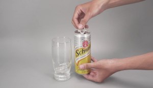 Bổ sung năng lượng với nước giải khát có gas Schweppes Tonic