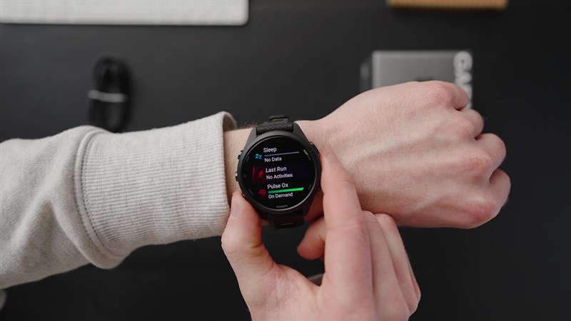 Garmin Forerunner 265S là một thiết bị sức khỏe đa chức năng.