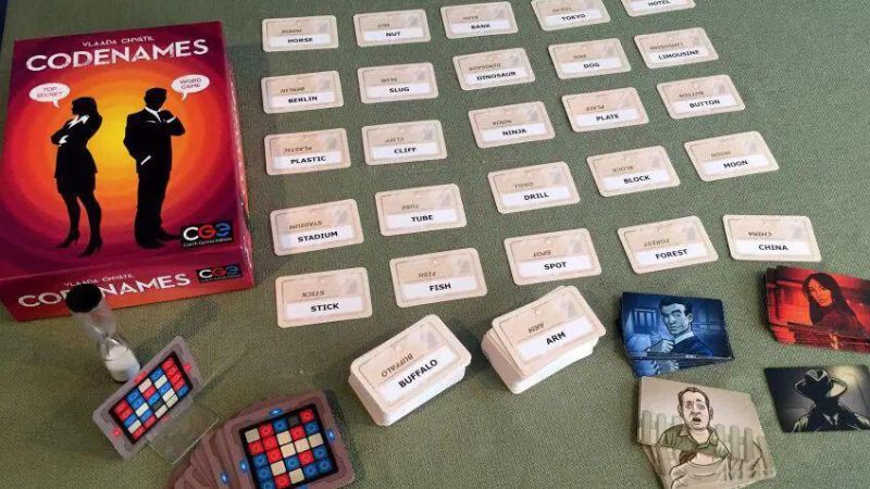 Đọc 5 phút biết ngay luật chơi board game Codenames