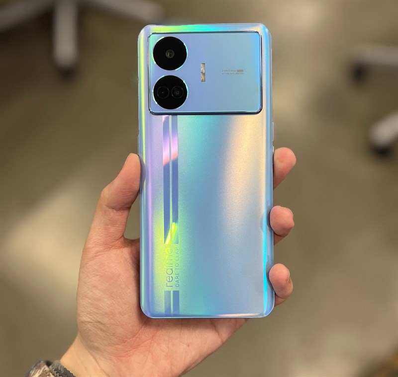 Trải nghiệm trên tay realme GT Neo5 SE rất thoải mái Trải nghiệm trên tay realme GT Neo5 SE rất thoải mái