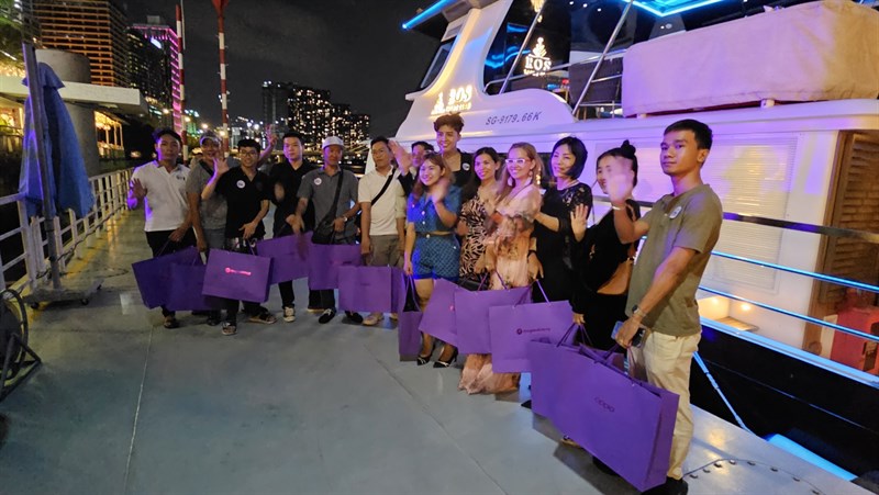 Toàn cảnh sự kiện giao OPPO Find N2 Flip 