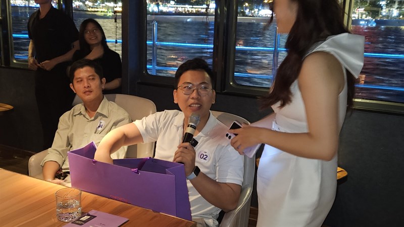 Toàn cảnh sự kiện giao OPPO Find N2 Flip 