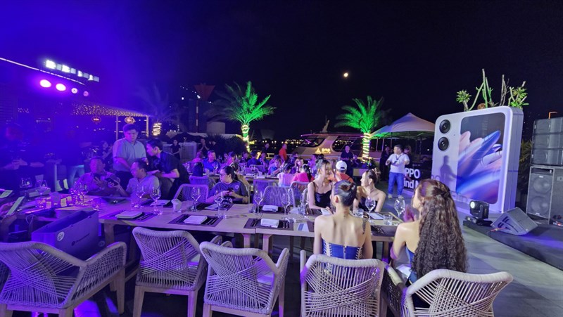 Toàn cảnh sự kiện giao OPPO Find N2 Flip