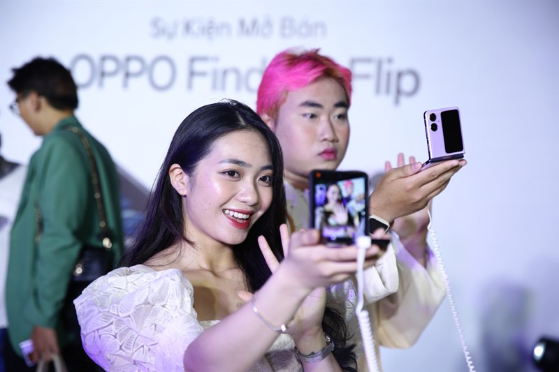 Toàn cảnh sự kiện giao OPPO Find N2 Flip 